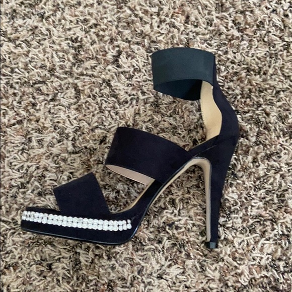 Unze London diamond encrusted shoes - Picture 3 of 3